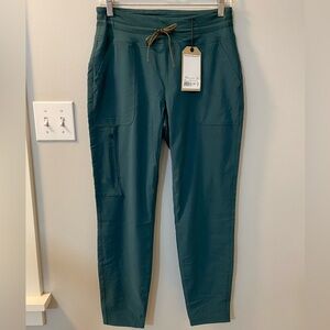 Prana Wonderlands Rocks pant size small emerald green. Tapered leg, pockets